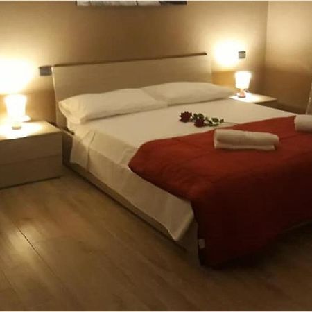 פארמה Hotel Elena 1 Self Check-In מראה חיצוני תמונה